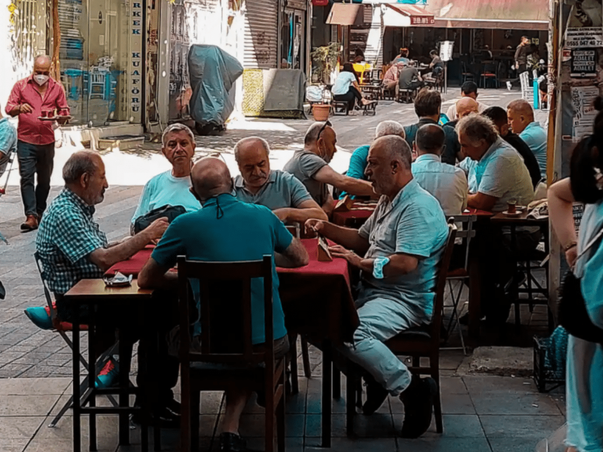 Play Traditional Games in a Local Authentic Kahvehane