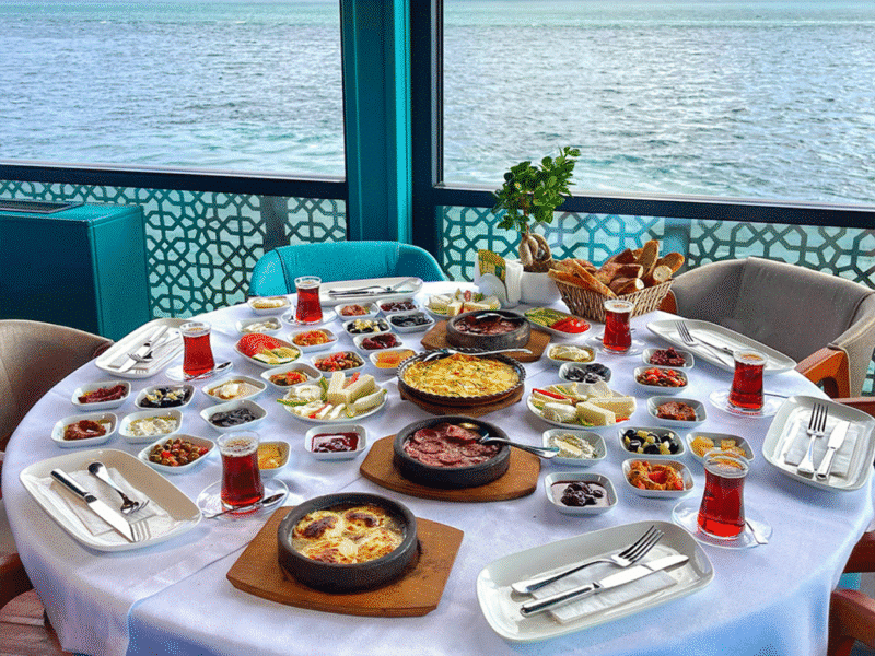 Bosphorus Cruise With Turkish Breakfast