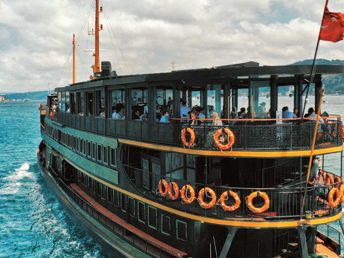 Bosphorus Cruise With Turkish Breakfast