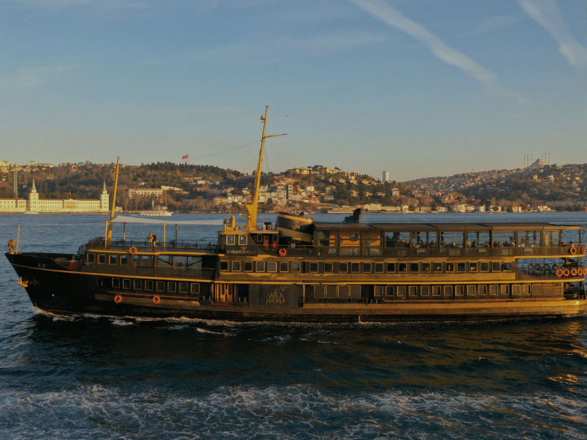 Bosphorus Cruise With Turkish Breakfast
