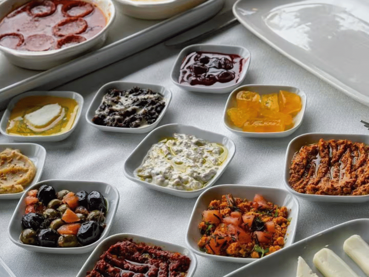 Bosphorus Cruise With Turkish Breakfast