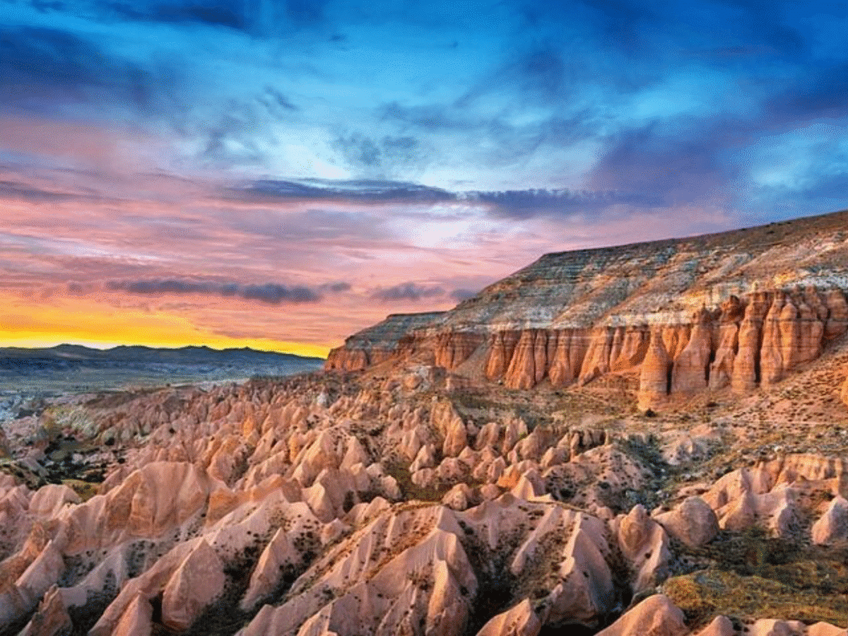 Rose Valley Sunset Hiking Tour