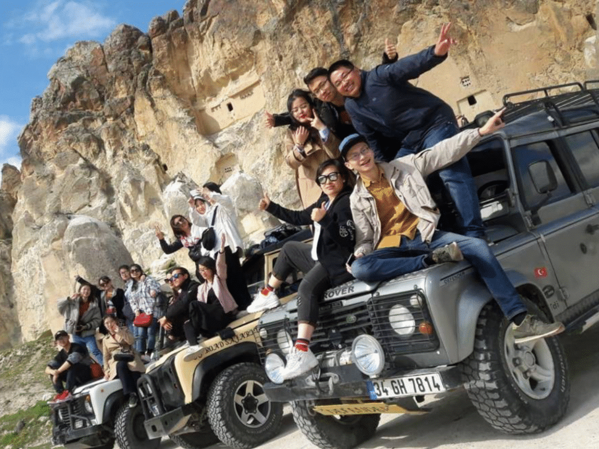 Jeep Safari Tour Through Scenic Valleys