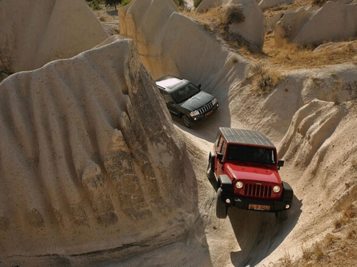 Jeep Safari Tour Through Scenic Valleys
