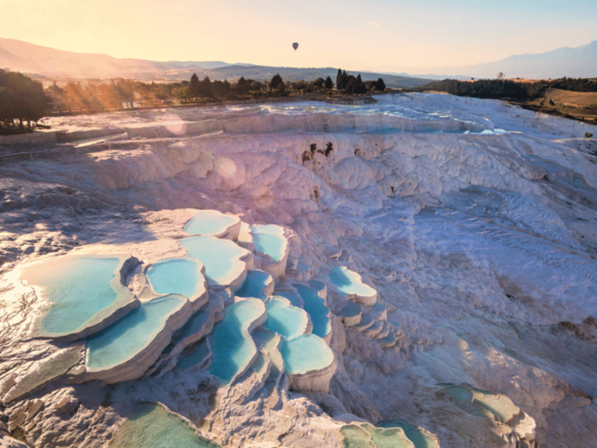 Wonders of Turkey: Pamukkale & Lake Salda Tour from Antalya