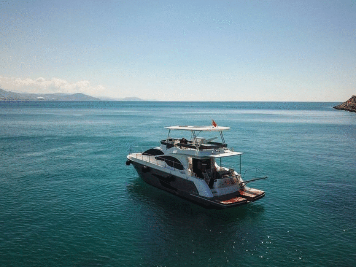 Luxury Yacht Escape: Morning & Sunset Cruises