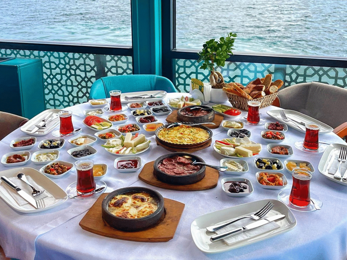 Brunch on a Historic Bosphorus Boat