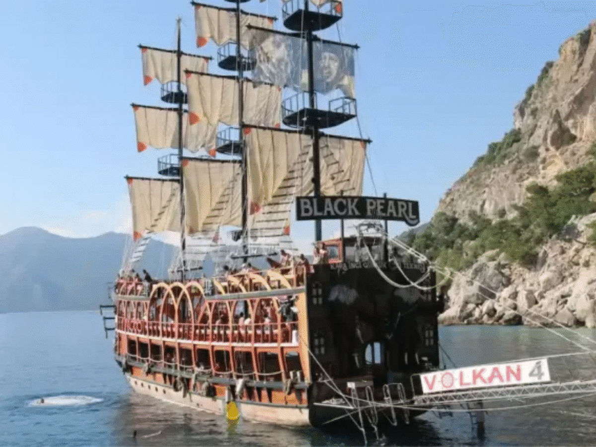 Famous Pirate Boat Tour