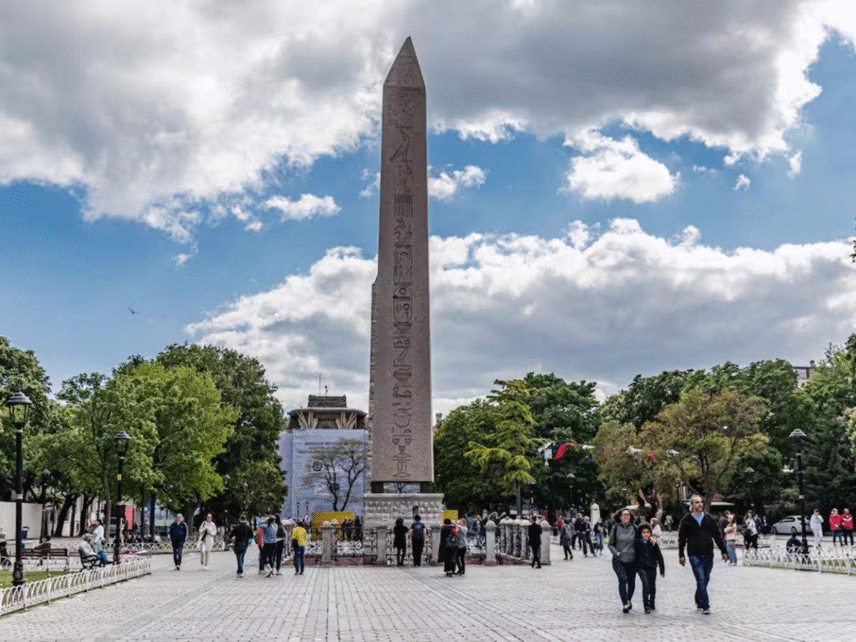 Istanbul Time Travel: Hidden Gems & Iconic Sights Walking Tour