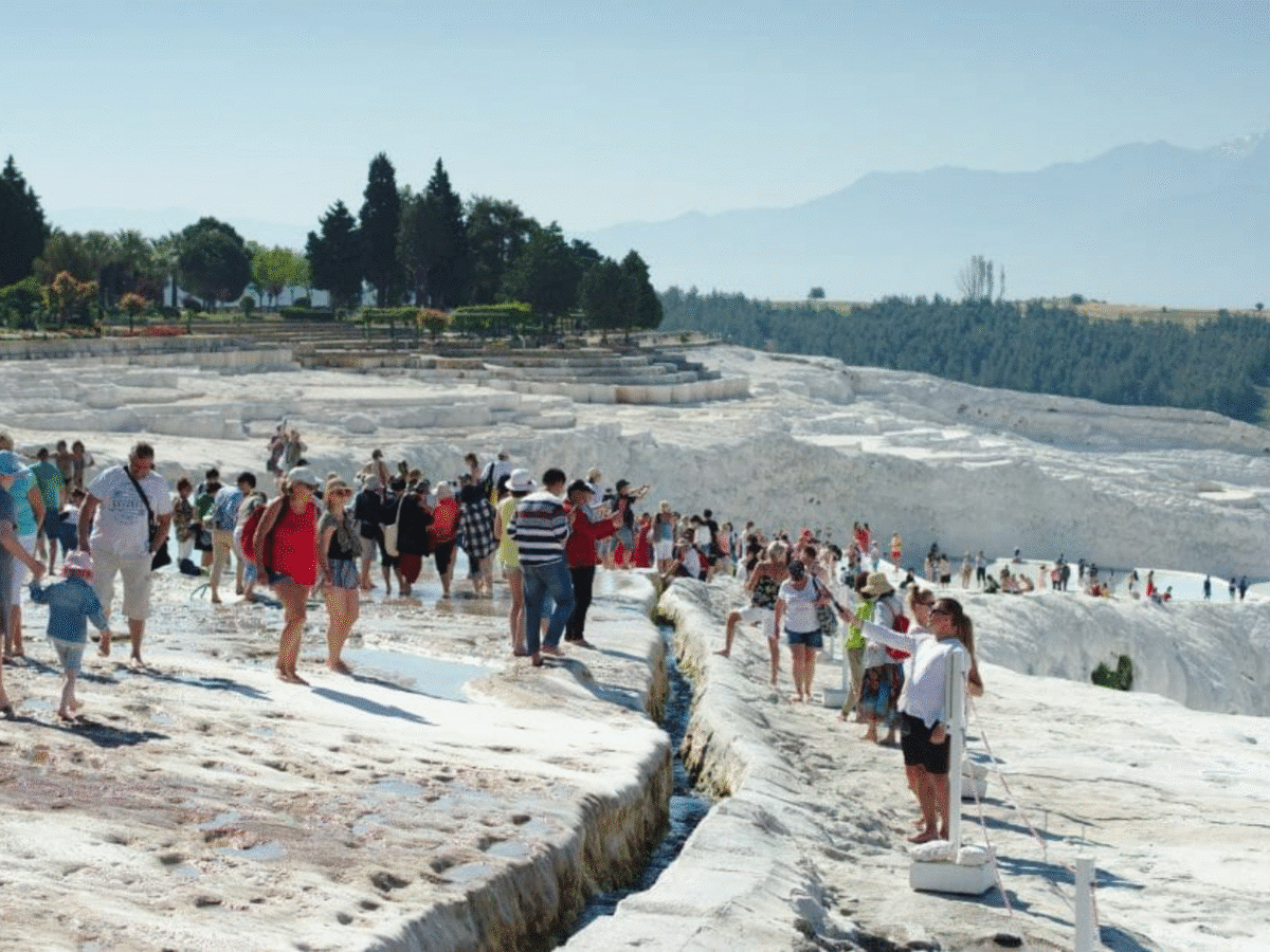 Wonders of Turkey: Pamukkale & Lake Salda Tour from Antalya
