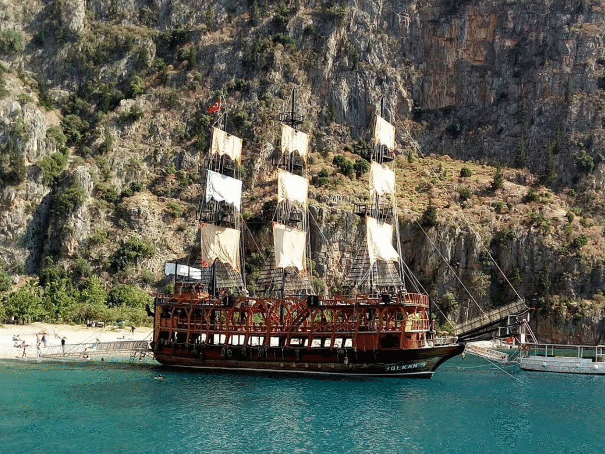 Famous Pirate Boat Tour