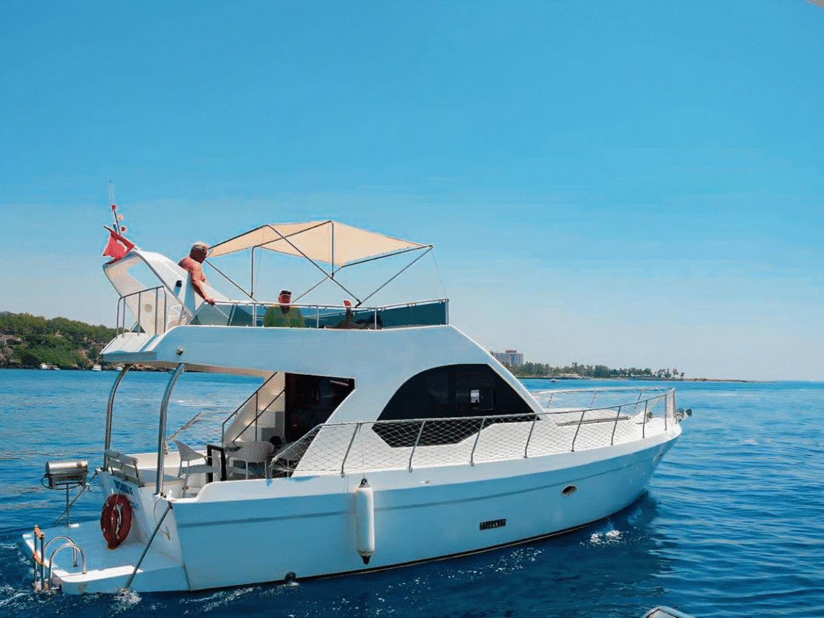 Elegance at Sea: Private Gianetti Yacht Escape
