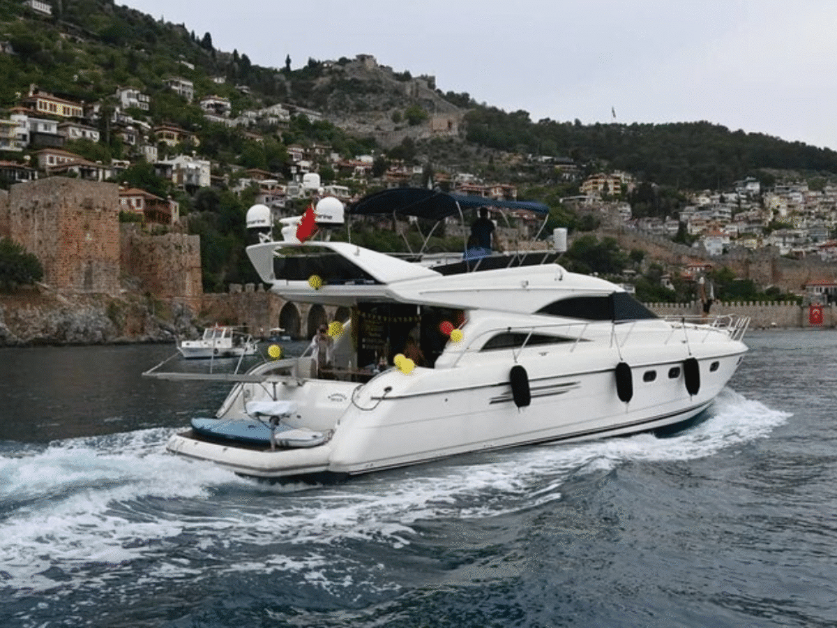 Luxury Yacht Escape: Morning & Sunset Cruises