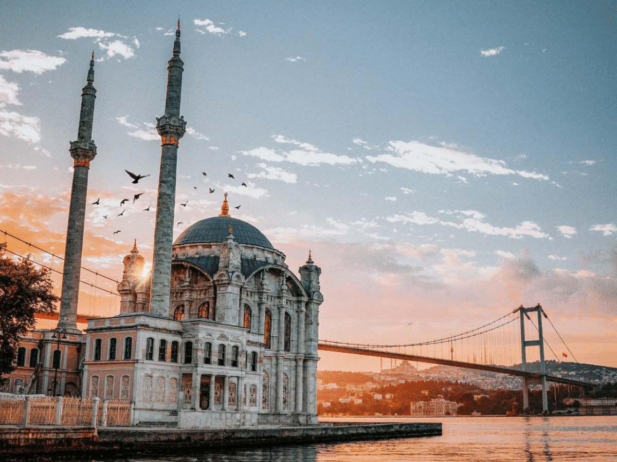 Brunch on a Historic Bosphorus Boat