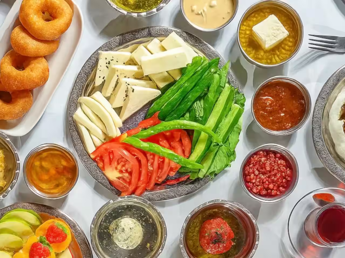 Dine on a Historic Bosphorus Cruise